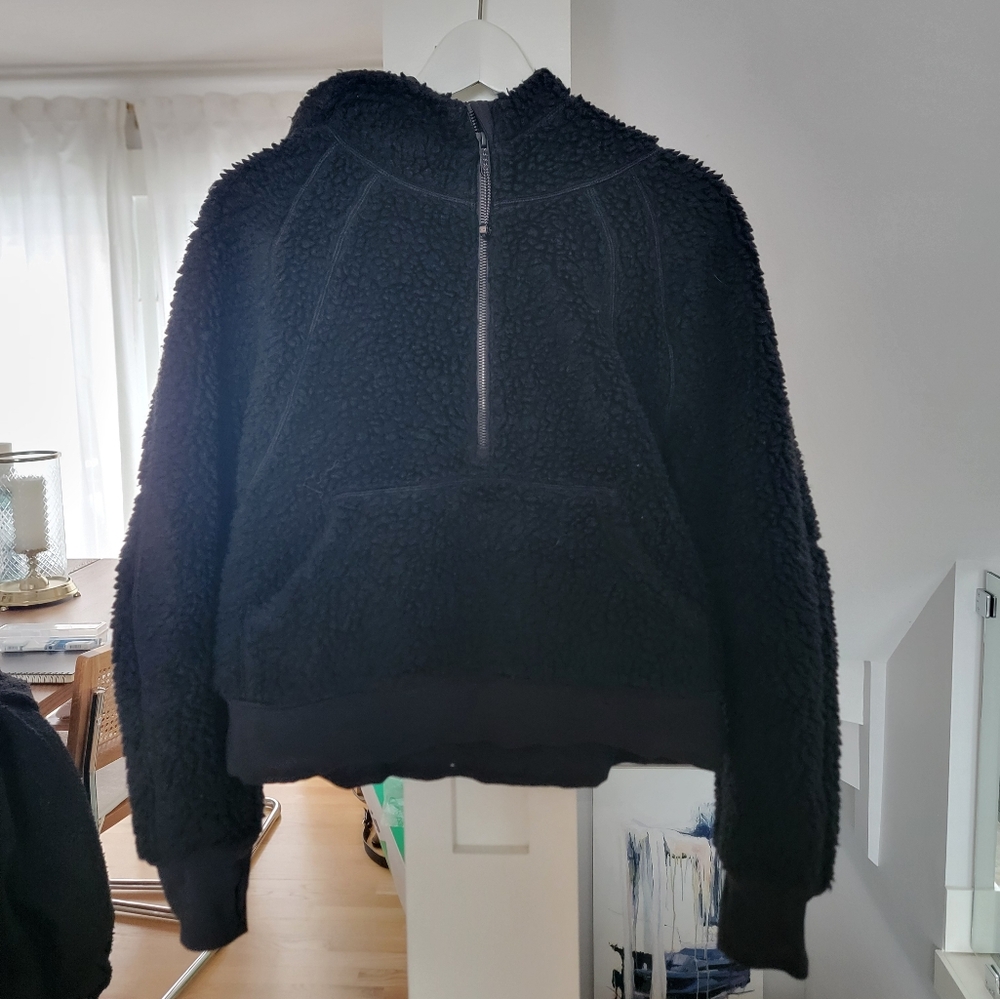 Like NEW Lululemon Women's Black Fleece Half Zip Pullover Jacket 6